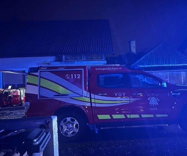 Vozilo VGV na intervenciji poplavljene kleti